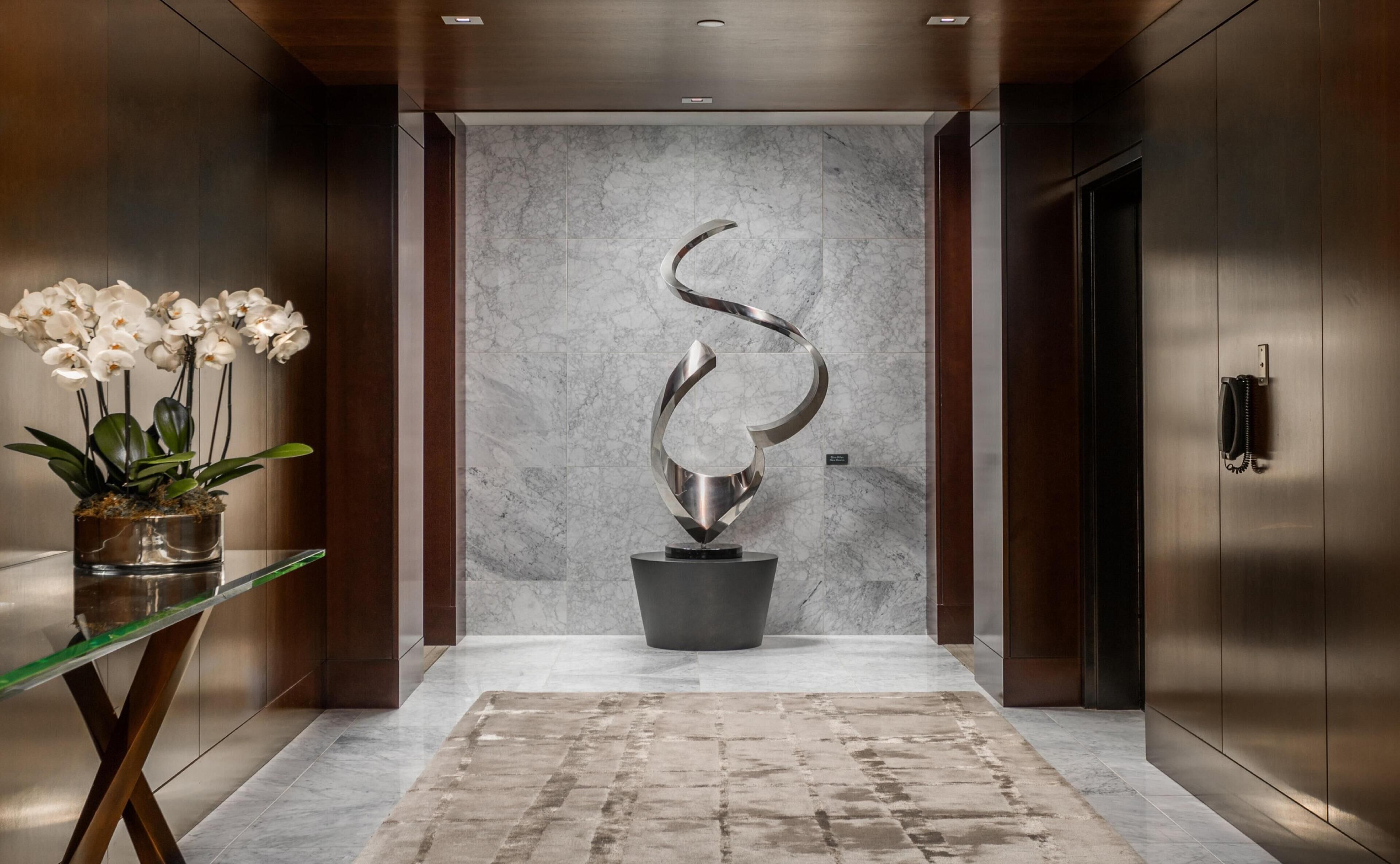 Premium bedding, pillow-top beds, minibar, in-room safe