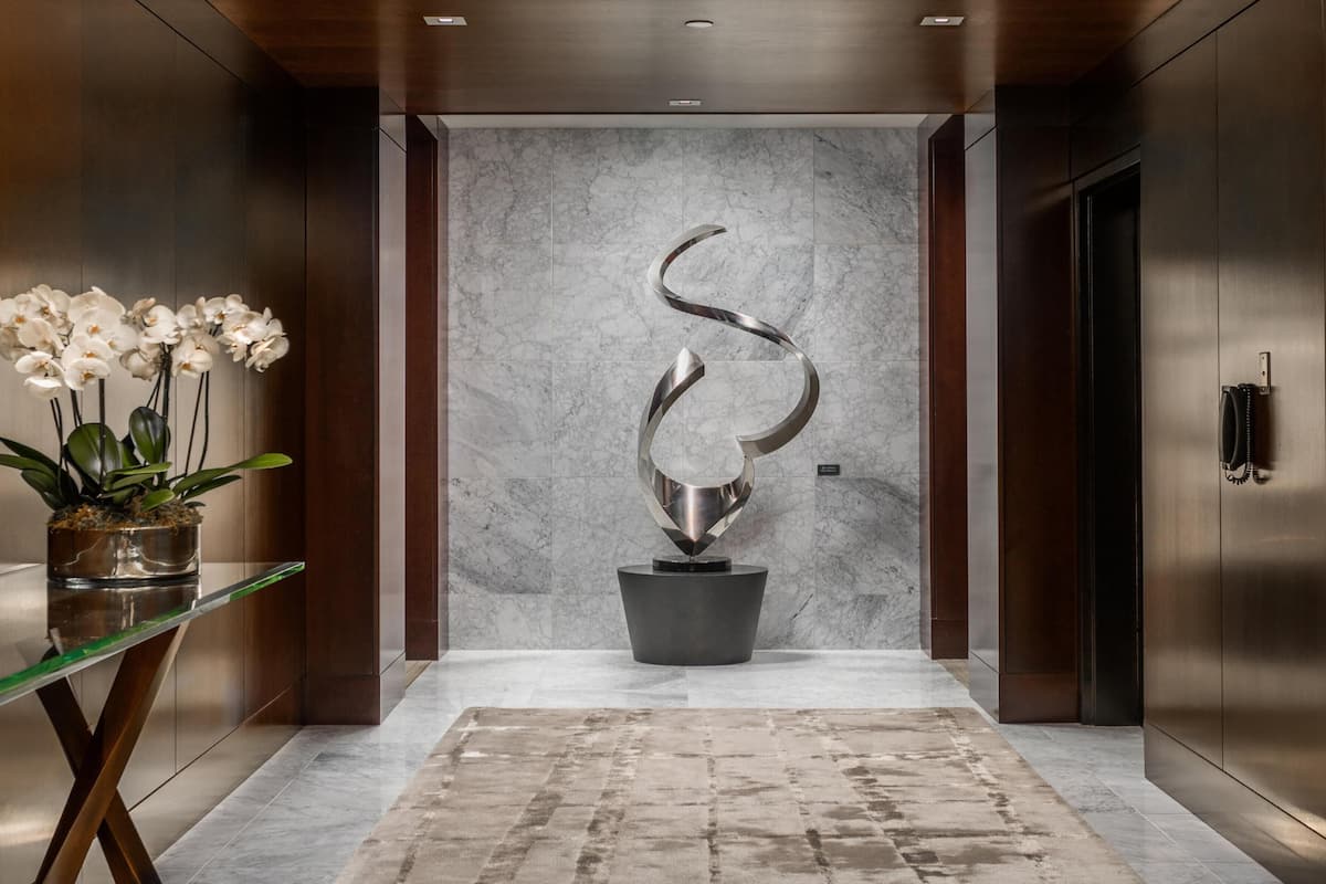 Premium bedding, pillow-top beds, minibar, in-room safe