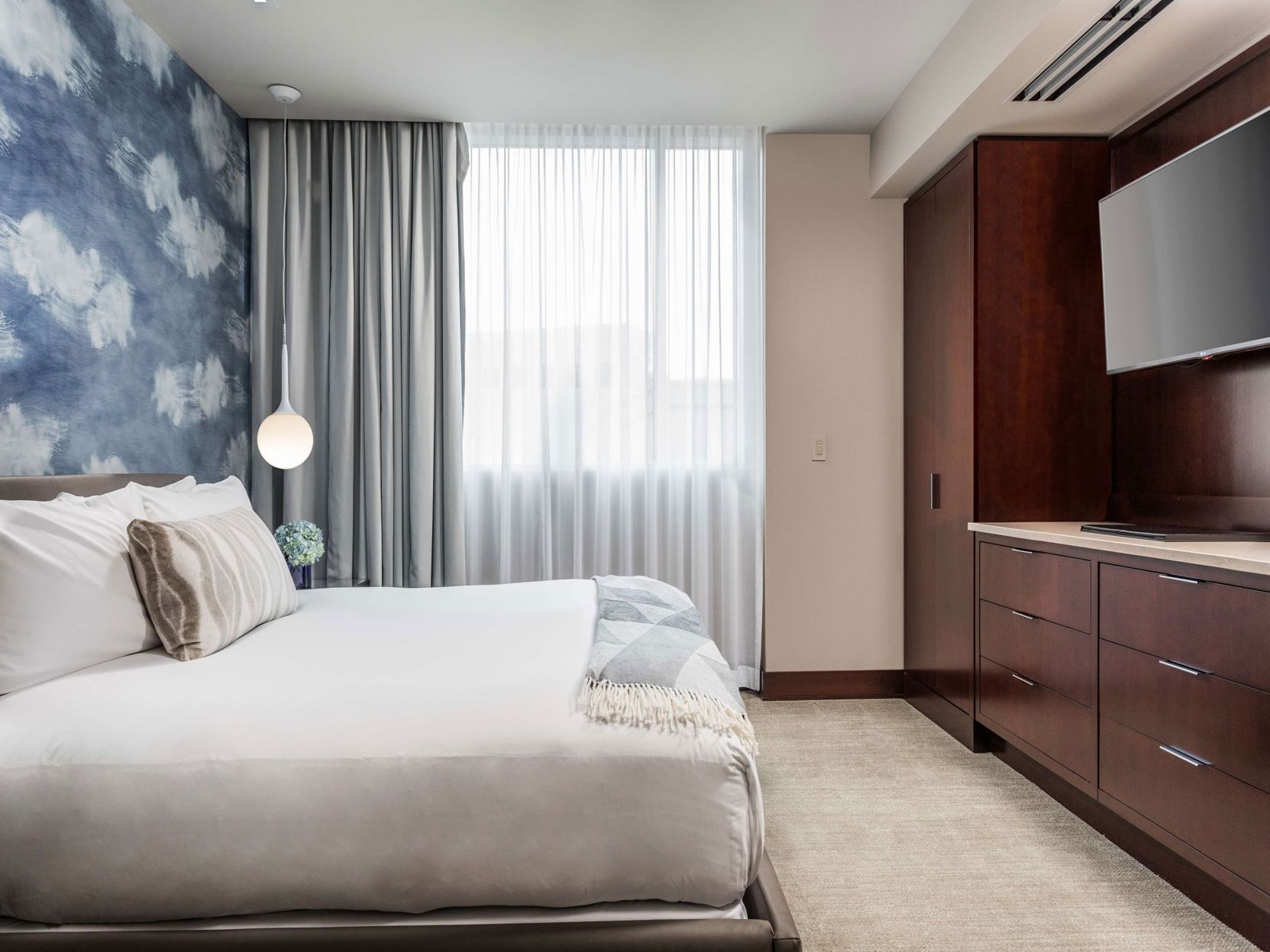 Premium bedding, pillow-top beds, minibar, in-room safe