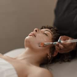 Couples treatment rooms, sauna, steam room, body treatments