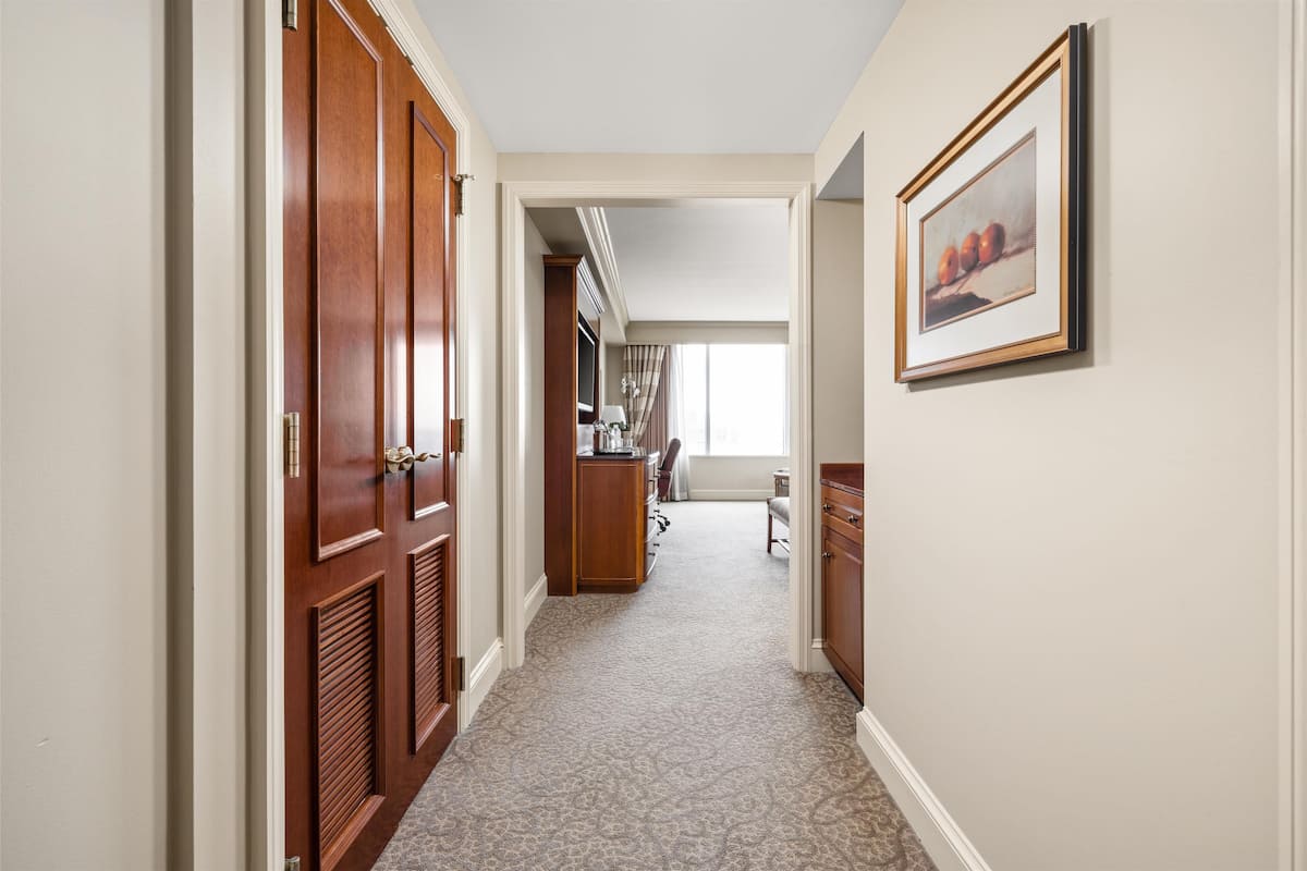 Premium bedding, pillowtop beds, minibar, in-room safe