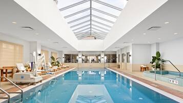 Indoor pool, sun loungers