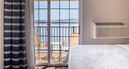 Holiday Inn Express Le Claire Riverfront-Davenport by IHG