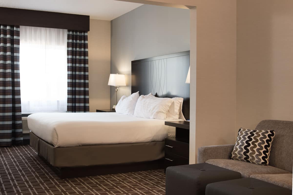 1 bedroom, premium bedding, down comforters, in-room safe