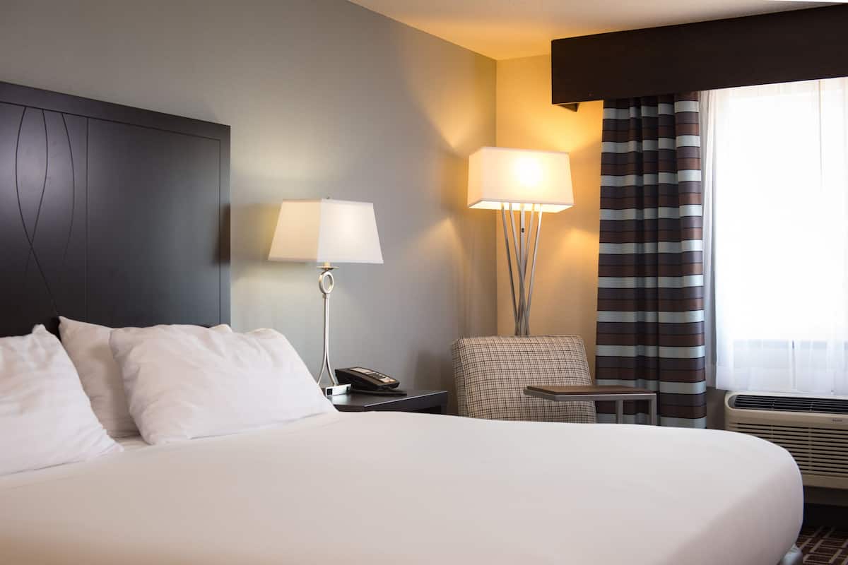 1 bedroom, premium bedding, down comforters, in-room safe