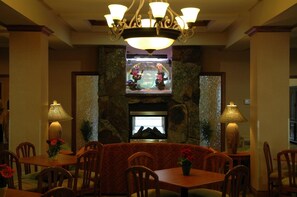 Restaurant - Triple Play Resort Hotel & Suites (Hayden)