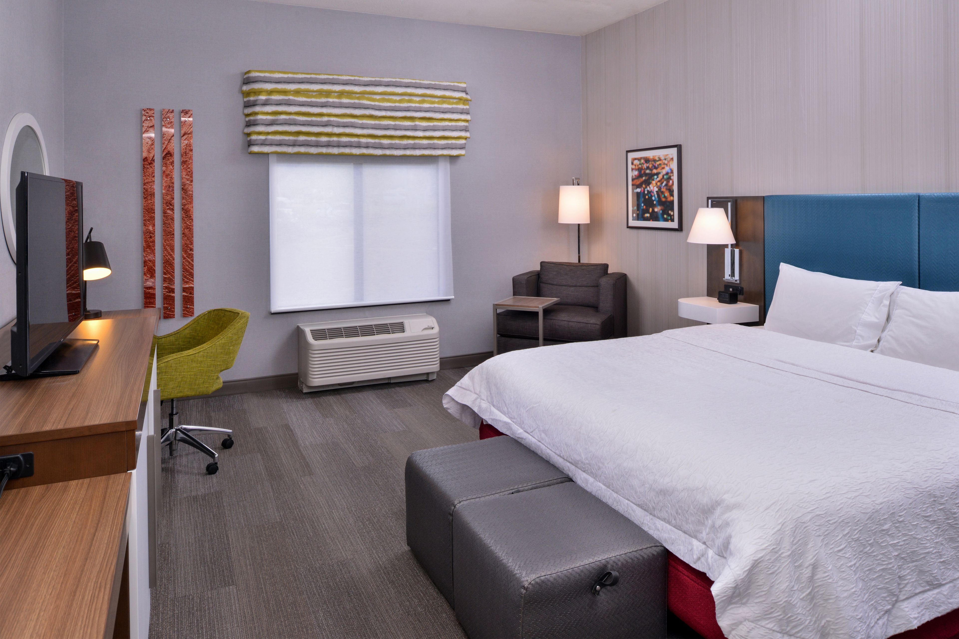 防敏寢具、書桌、手提電腦工作空間、遮光窗簾/窗簾