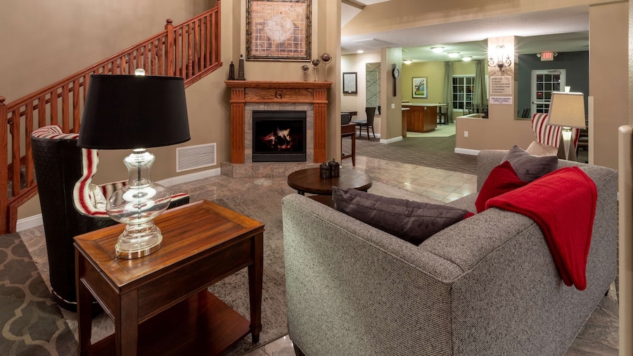 GrandStay Hotel & Suites