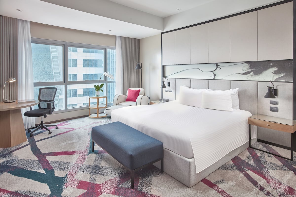 Premium bedding, pillowtop beds, minibar, in-room safe