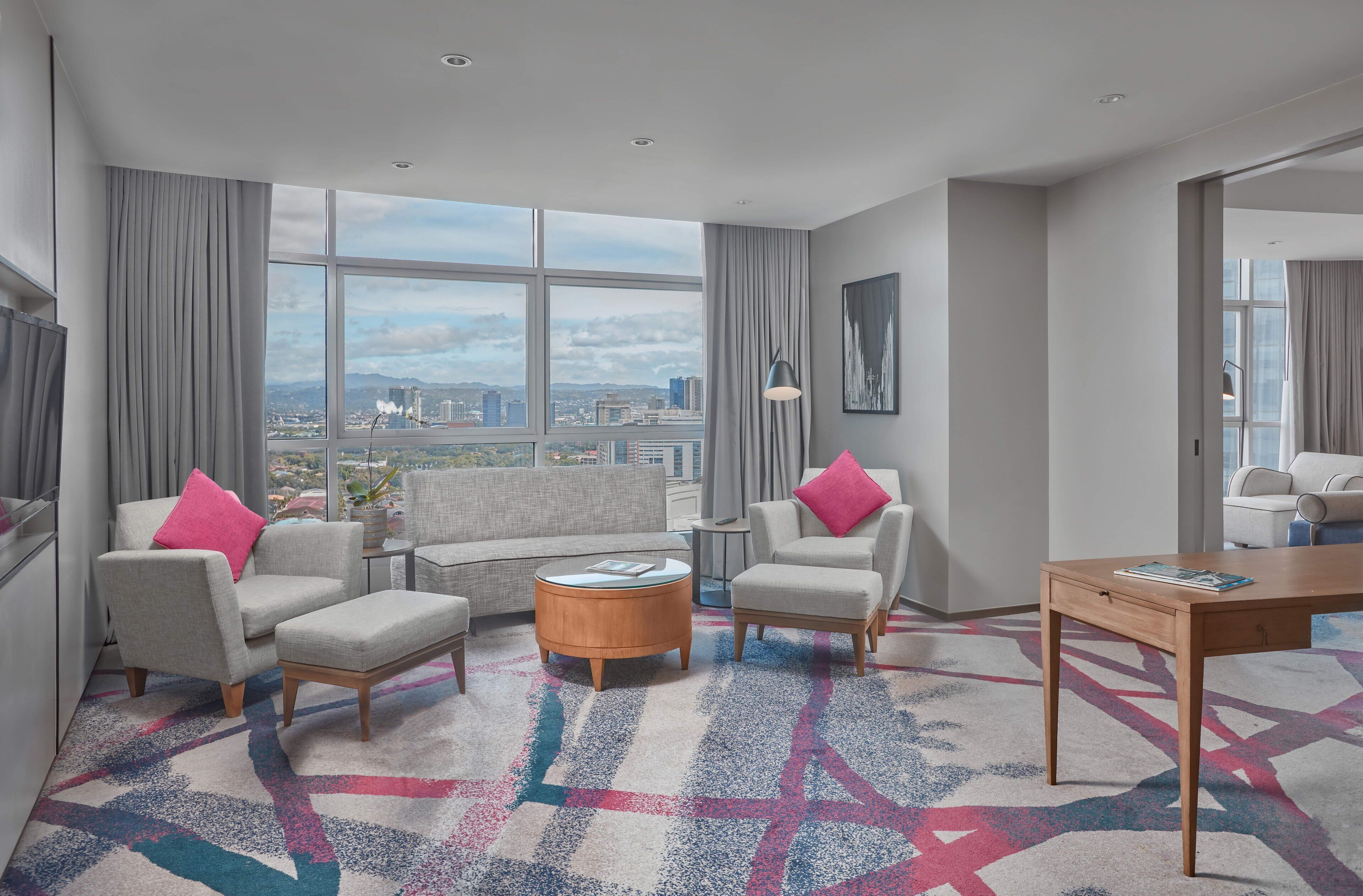 1 bedroom, premium bedding, pillow-top beds, minibar