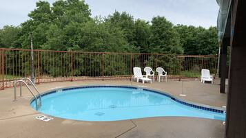 Piscina coberta i piscina a l'aire lliure de temporada