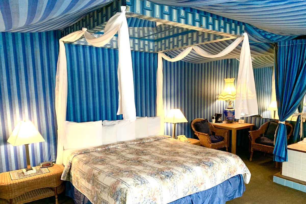 Suite Deluxe, 1 très grand lit | Wi-Fi gratuit, draps fournis