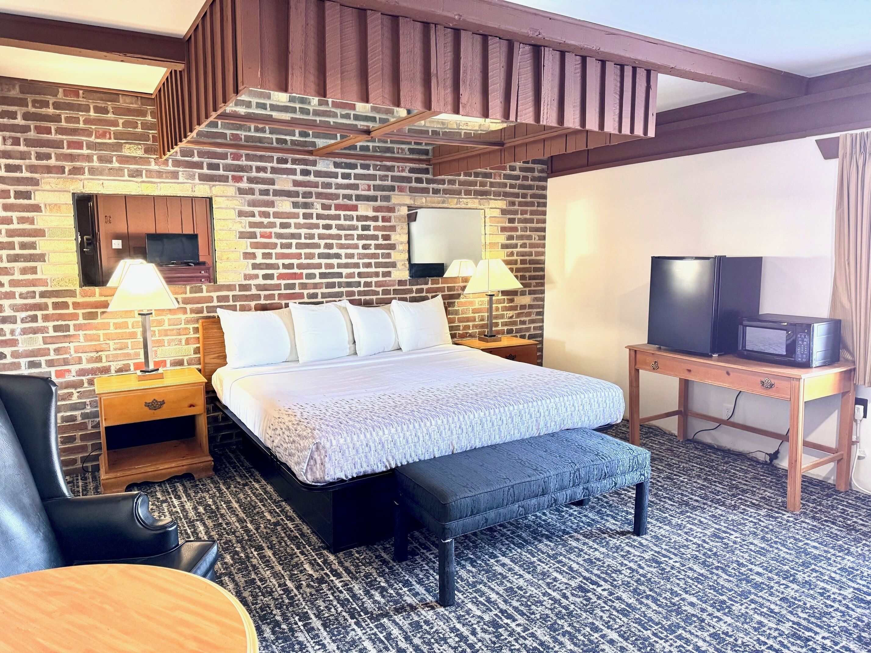 Standard Room, 1 King Bed