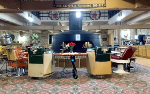 Lobby sitting area - Don Q Inn (Dodgeville)