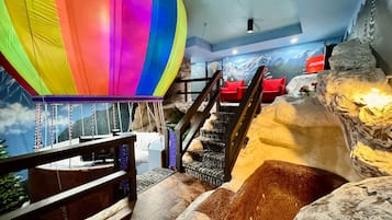 Suite Deluxe, 1 grand lit | Wi-Fi gratuit, draps fournis