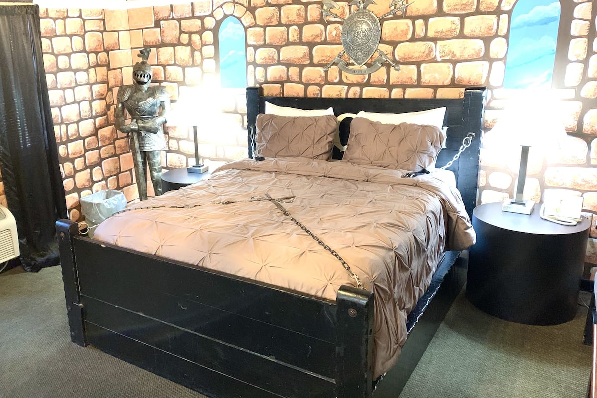 Mid-Evil, 1 Queen Bed (Downstairs) | WiFi (free), bed sheets