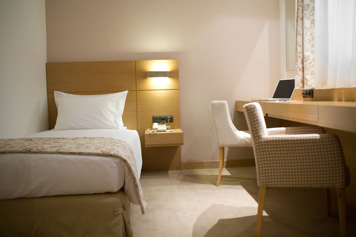 Economy Single Room, Garden View | Hypo-allergenic bedding, minibar, in-room safe, desk
