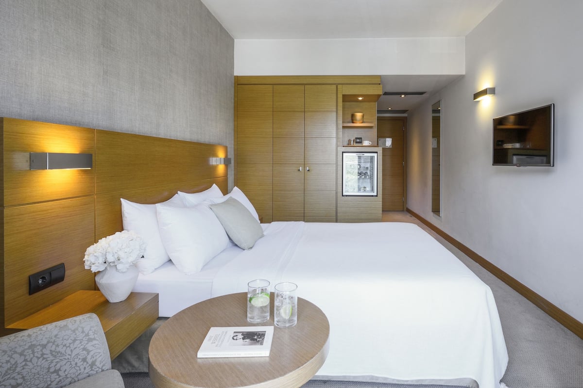Economy Double Room | Hypo-allergenic bedding, minibar, in-room safe, desk