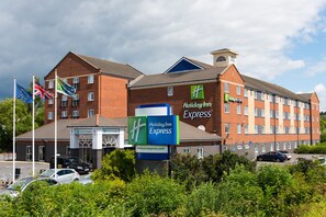 Property grounds - Holiday Inn Express Newcastle Gateshead by IHG (Newcastle-upon-Tyne)
