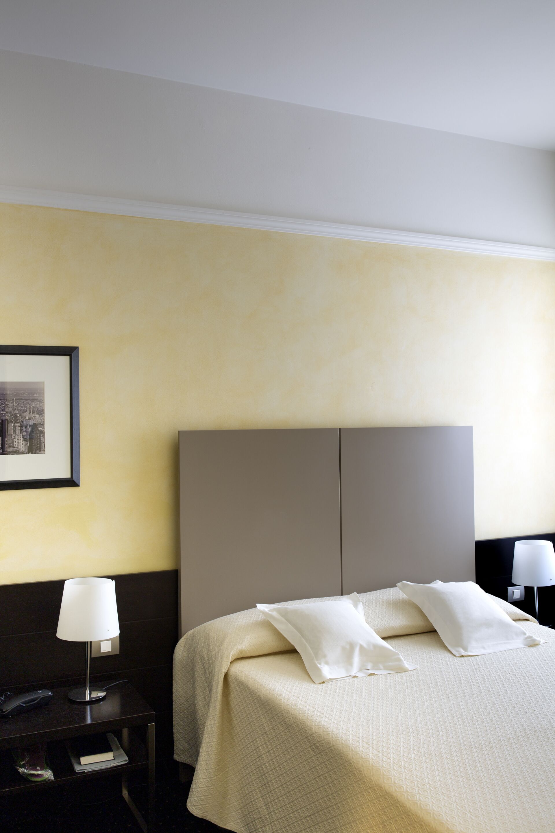 double room, 1 queen bed | down duvets, minibar, in-room safe, desk