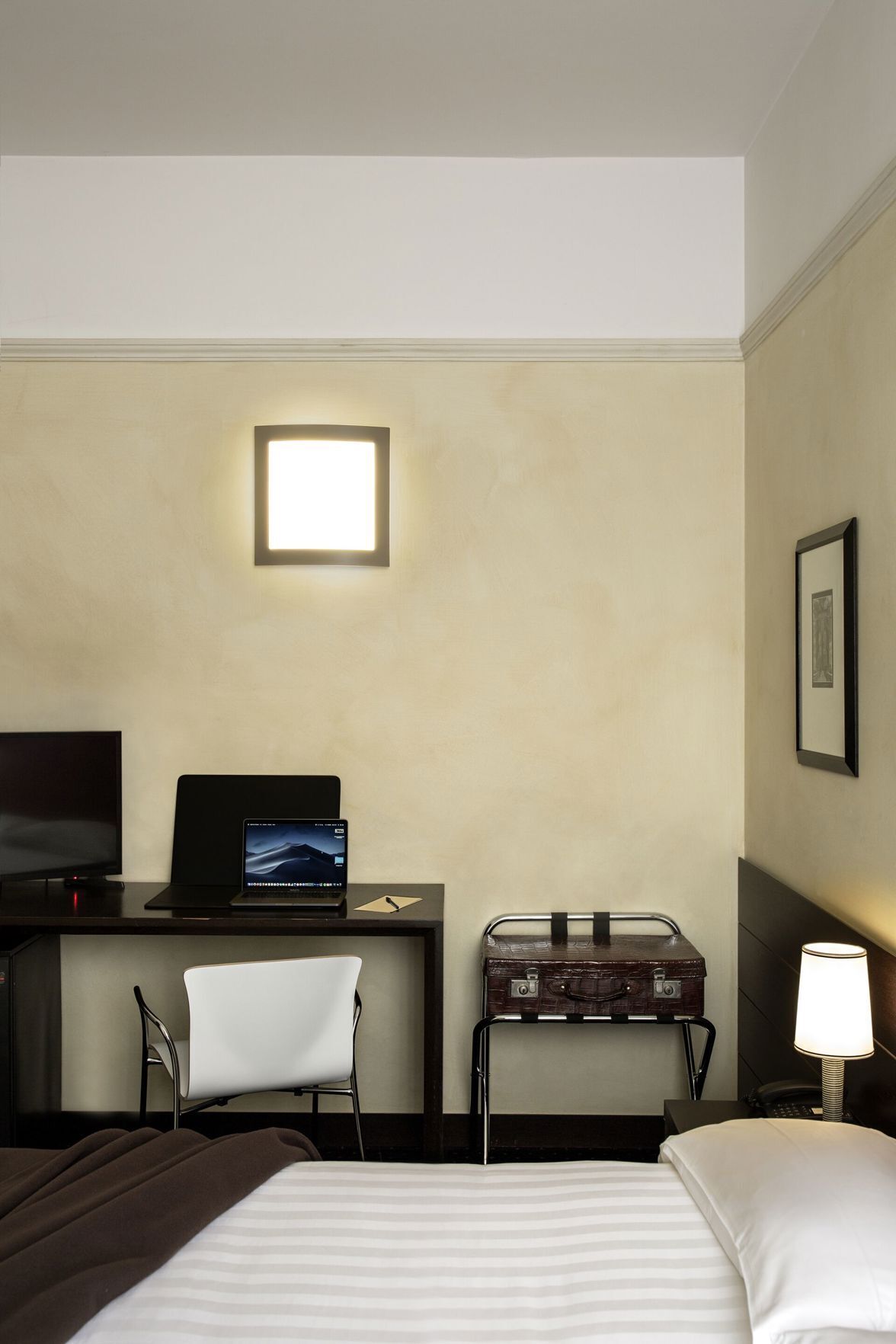 Πουπουλένια παπλώματα, μίνι μπαρ, χρηματοκιβώτιο στο δωμάτιο, γραφείο 