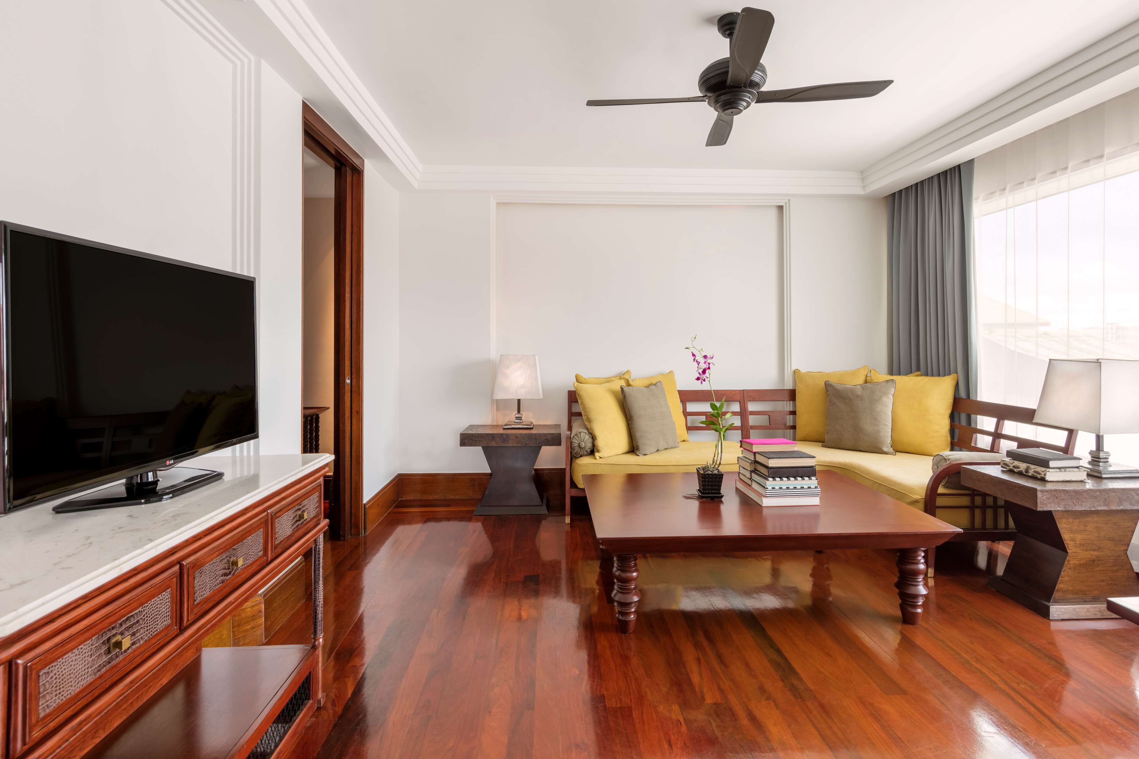 1 bedroom, egyptian cotton sheets, premium bedding, down duvets