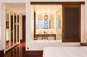 1 bedroom, Egyptian cotton sheets, premium bedding, down duvets - Park Hyatt Siem Reap (Siem Reap)
