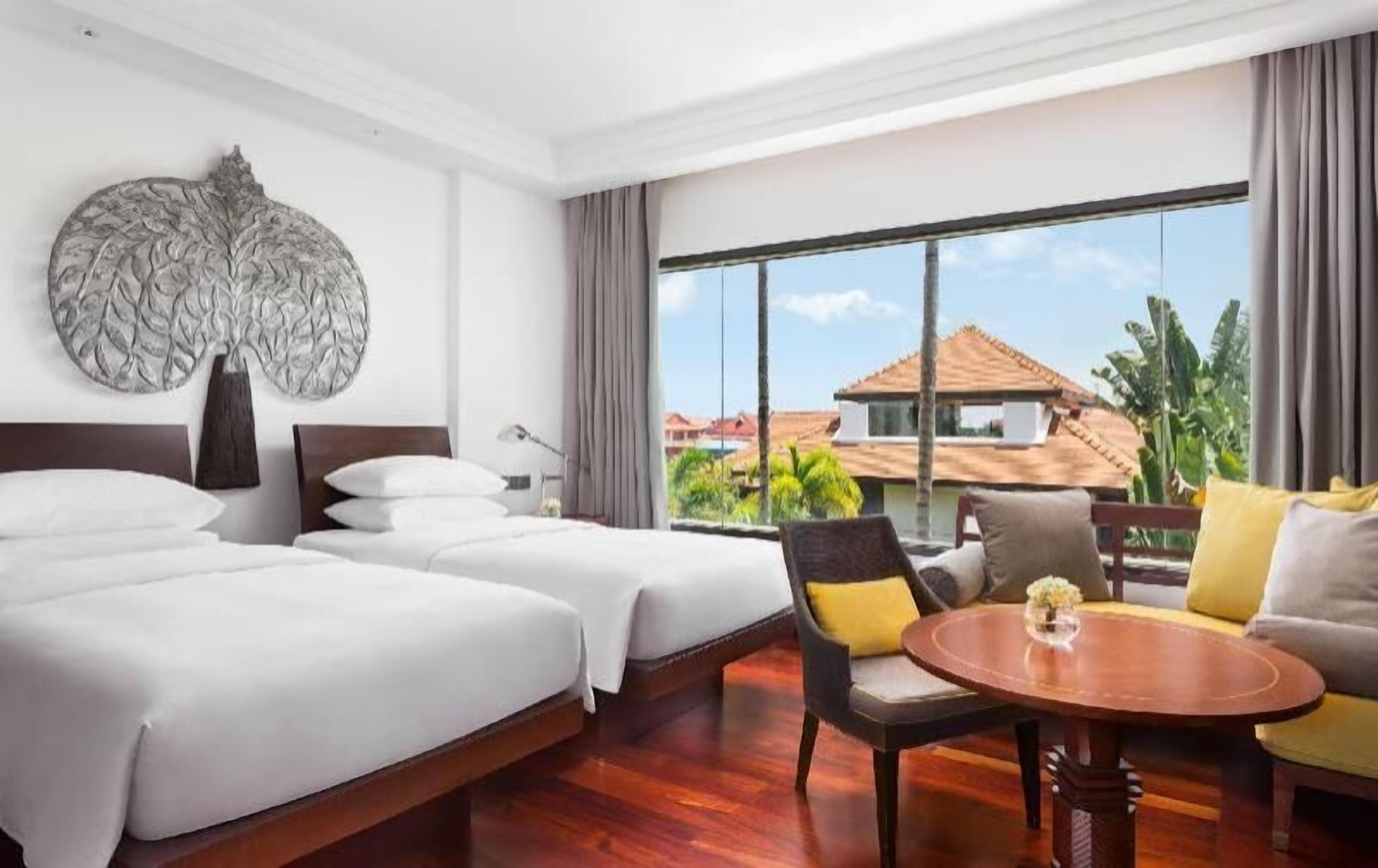 1 bedroom, Egyptian cotton sheets, premium bedding, down duvets