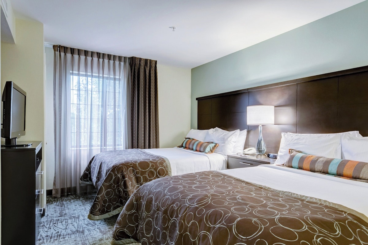 Suite, 1 Bedroom, Kitchen (Living) | In-room safe, blackout drapes, WiFi (free), bed sheets