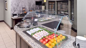 Free daily buffet breakfast 