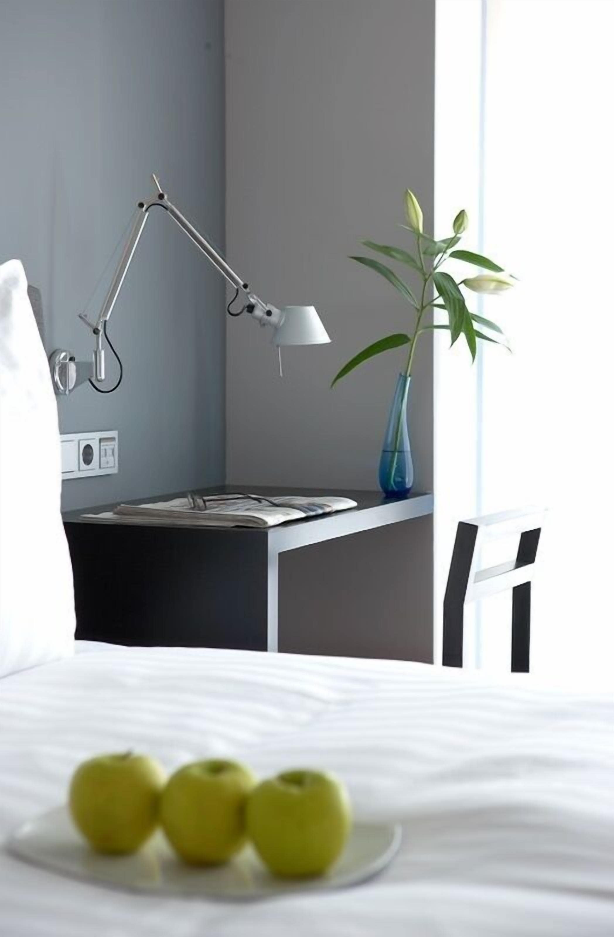 standard room | premium bedding, tempur-pedic beds, minibar, in-room safe