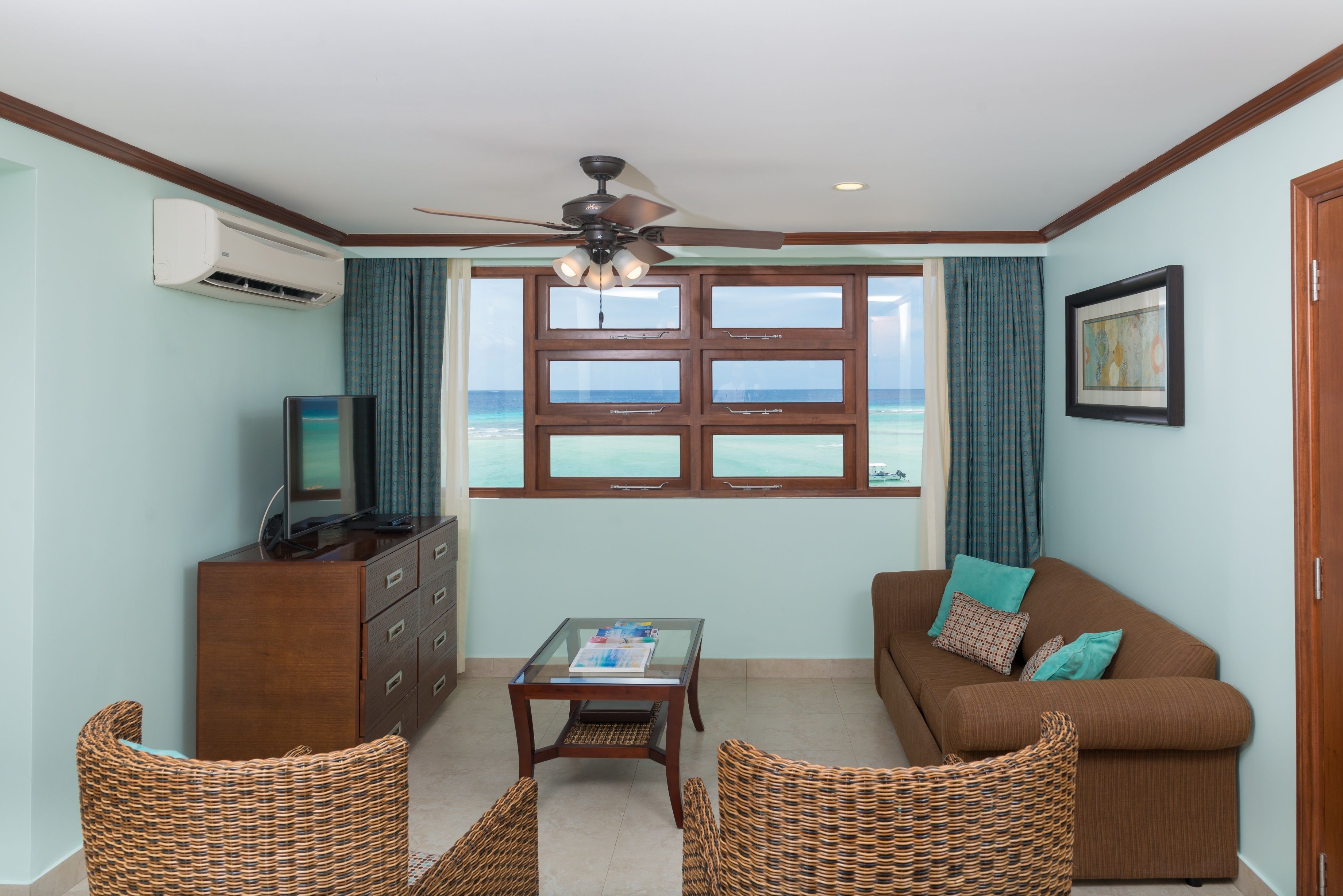 2 bedrooms, in-room safe, individually decorated, individually furnished