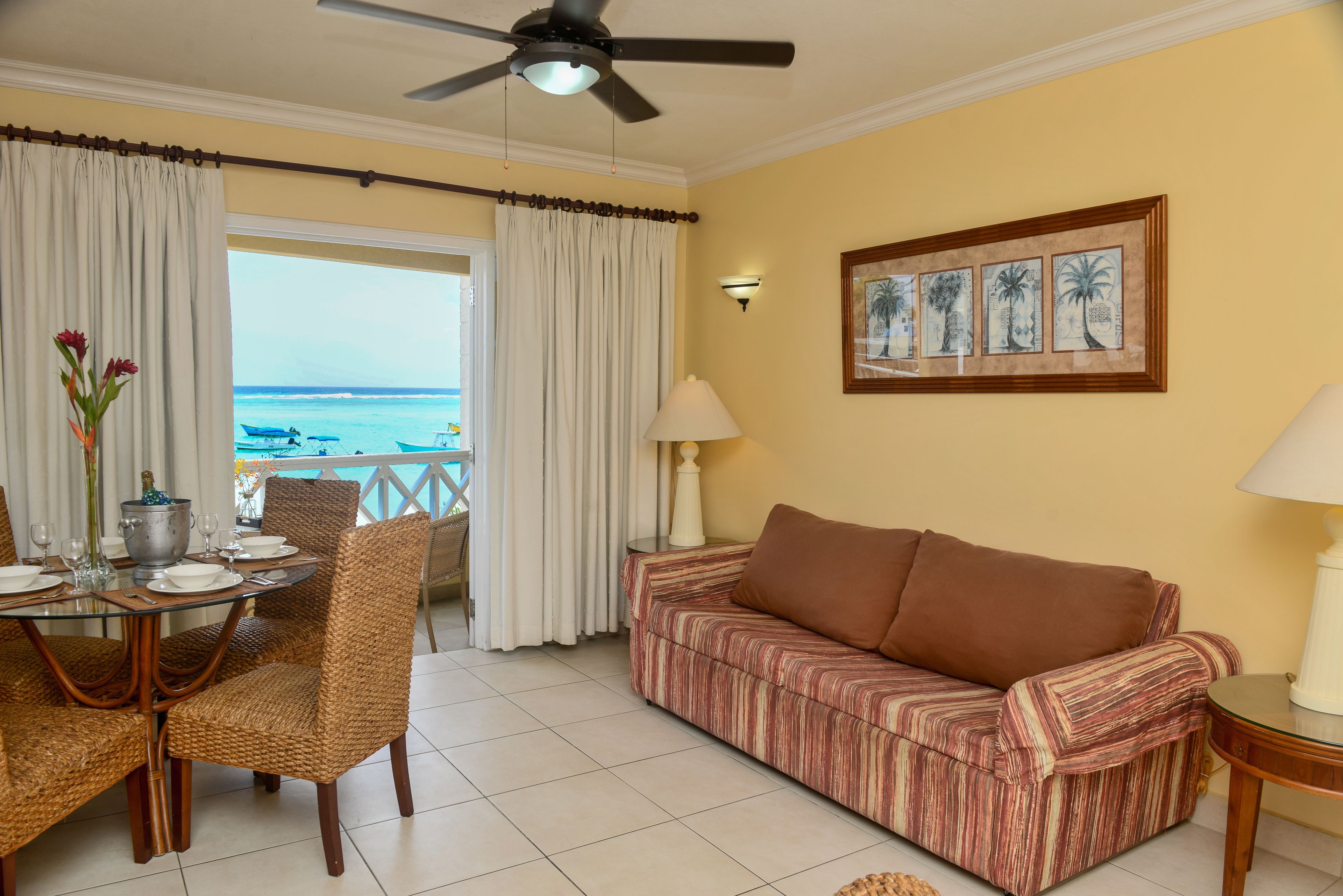 42–tuumainen LCD-televisio, jossa kaapelikanavat