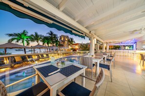 Breakfast, lunch, dinner and brunch served - Yellow Bird Hotel (St. Lawrence Gap)