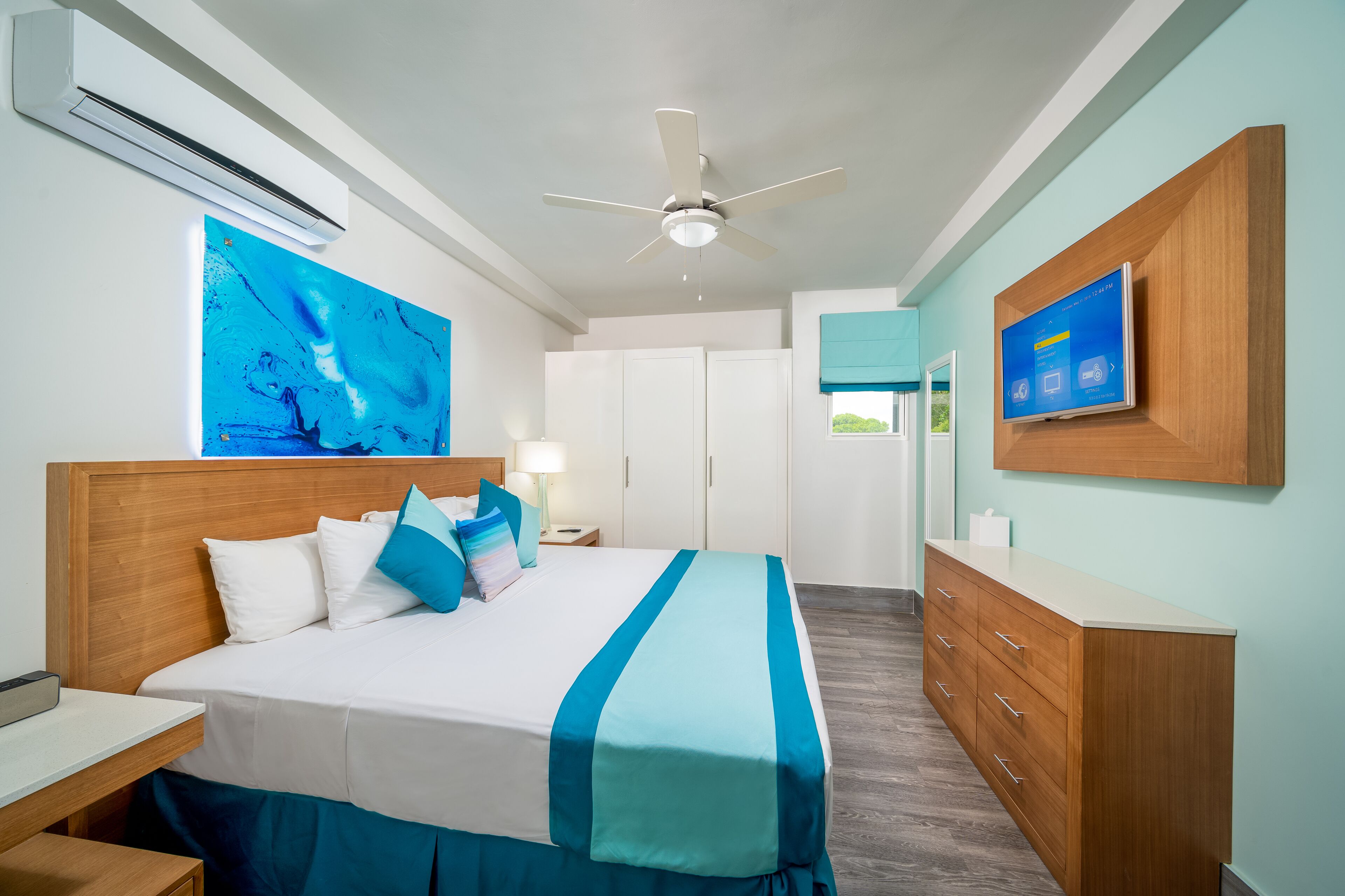 suite, 1 bedroom, ocean view, oceanfront | in-room safe, iron/ironing board, free cots/infant beds, free wifi