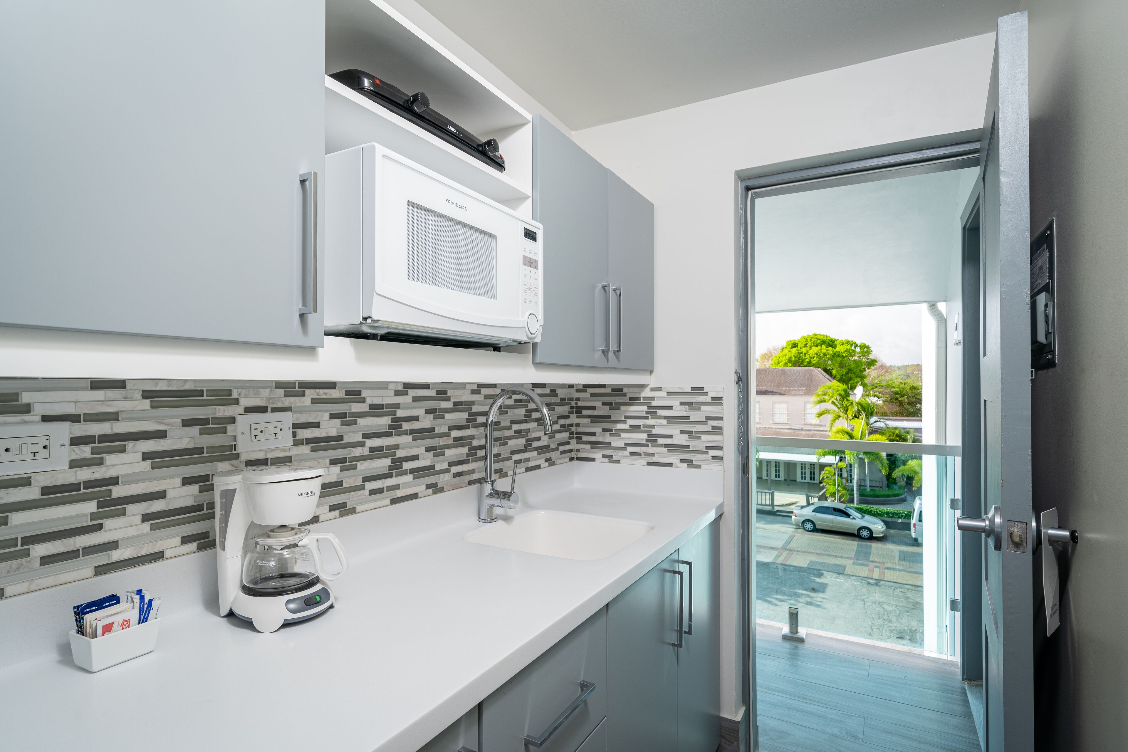 superior studio, ocean view, oceanfront | private kitchenette | fridge, microwave, coffee/tea maker, electric kettle