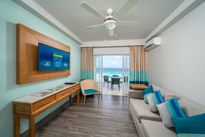 Suite, 1 chambre, vue océan, en front de mer | Coin séjour