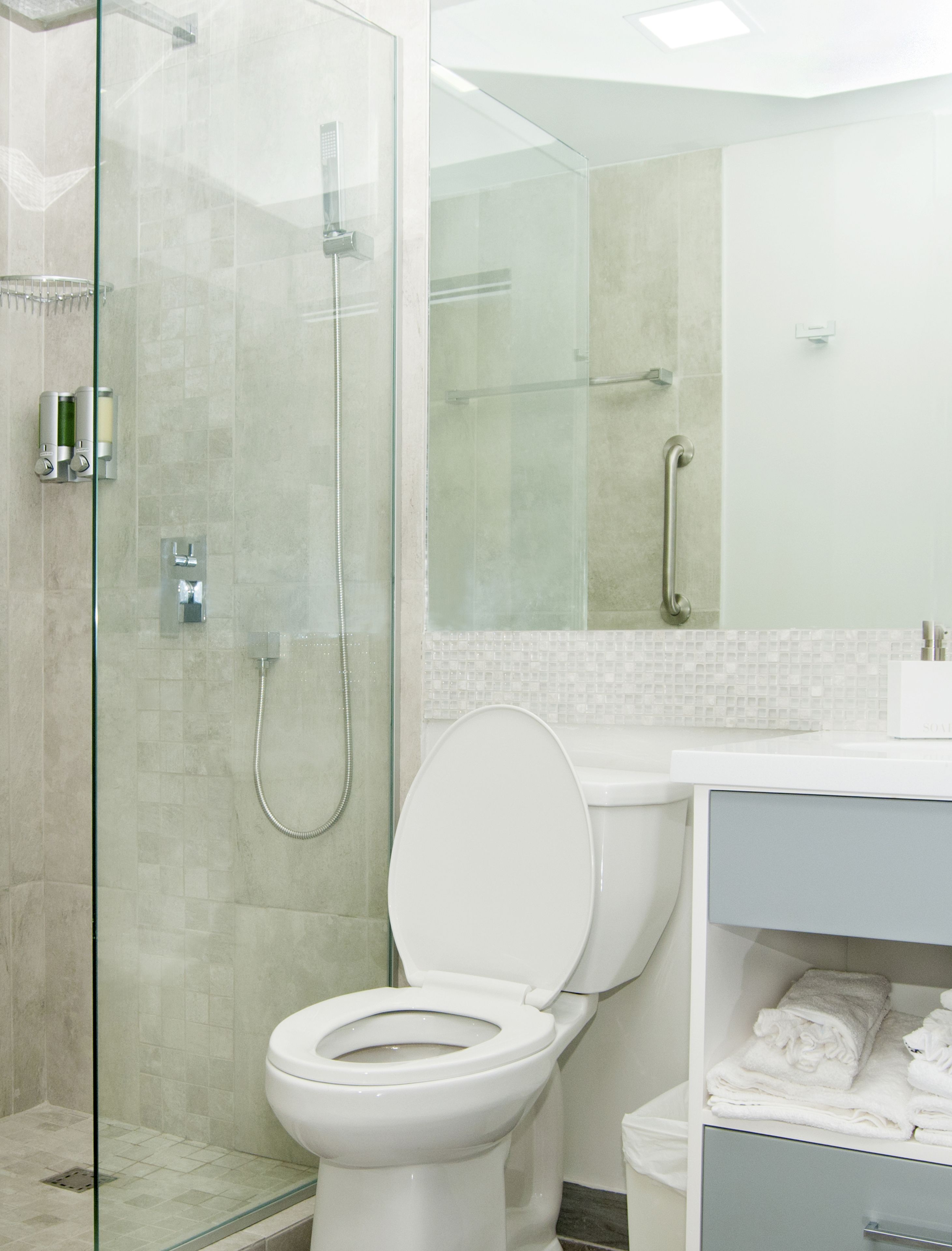 superior studio, ocean view, oceanfront | bathroom | shower, free toiletries, hair dryer, towels