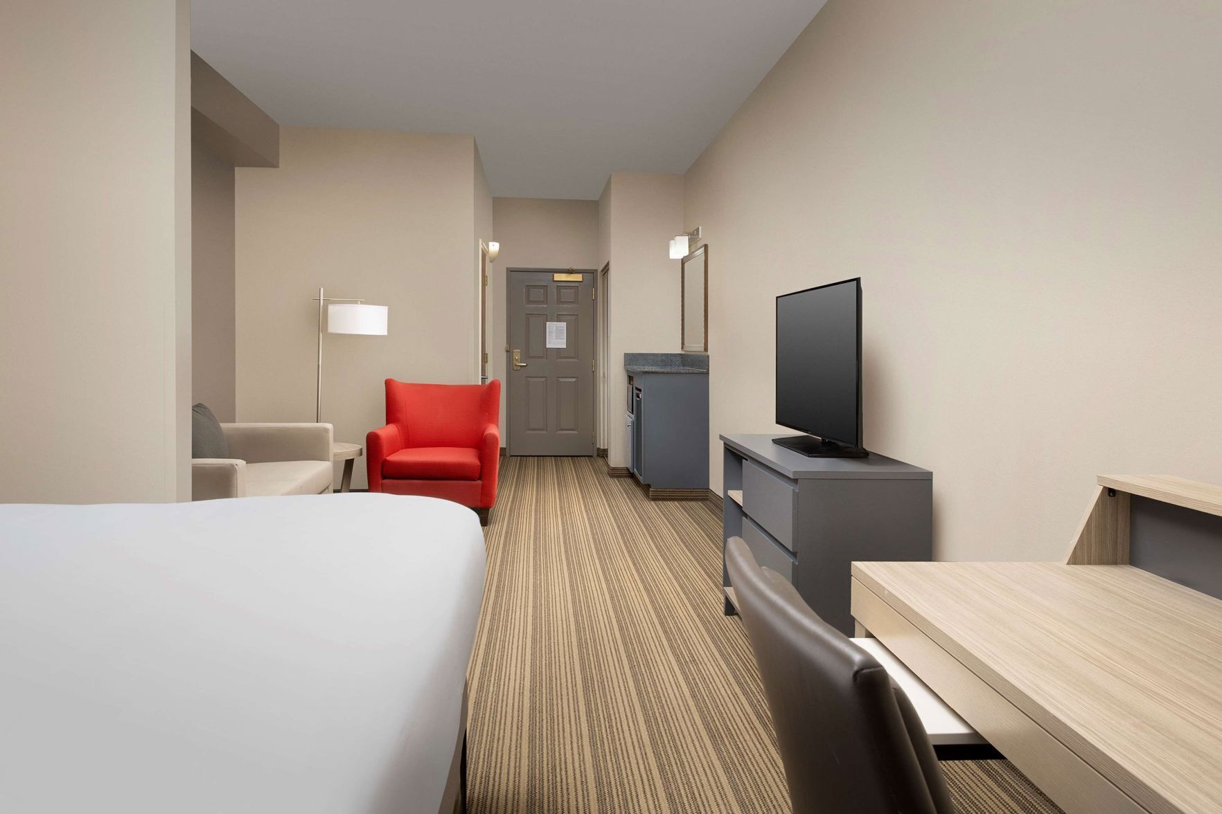 Pillowtop beds, desk, laptop workspace, blackout drapes