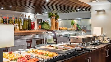 2 restaurants servant le petit déjeuner