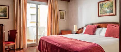 Minibar, una cassaforte in camera, una scrivania, postazione laptop