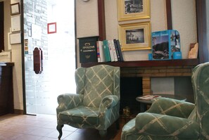 Lobby lounge - Hotel Sant Jordi by ALEGRIA (Andorra la Vella)