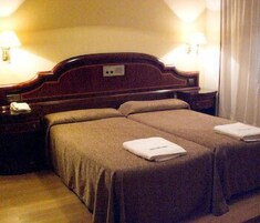 Desk, cribs/infant beds, rollaway beds, free WiFi