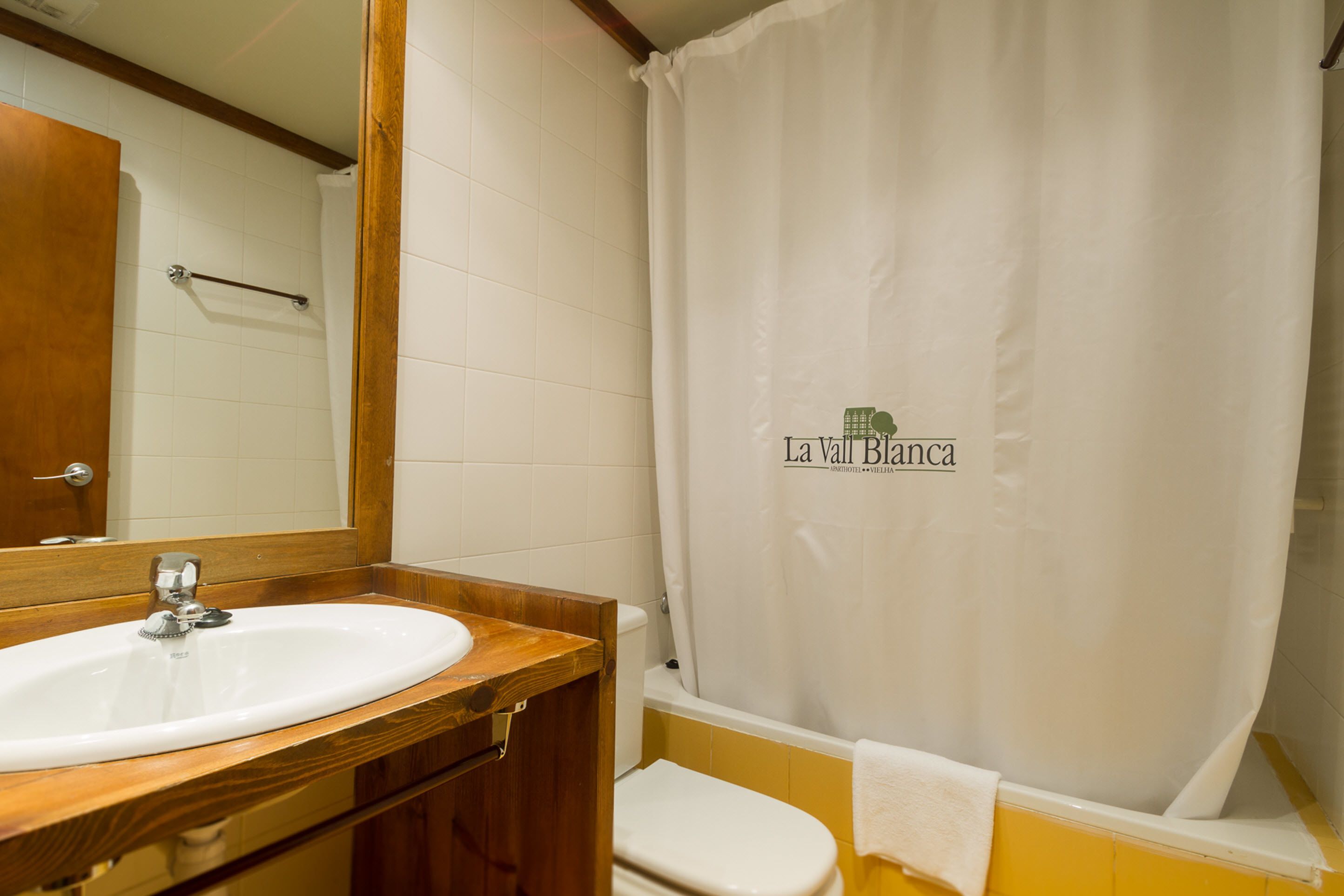 family quadruple room, mountain view (2 bathrooms) | bathroom | free toiletries, bidet, towels