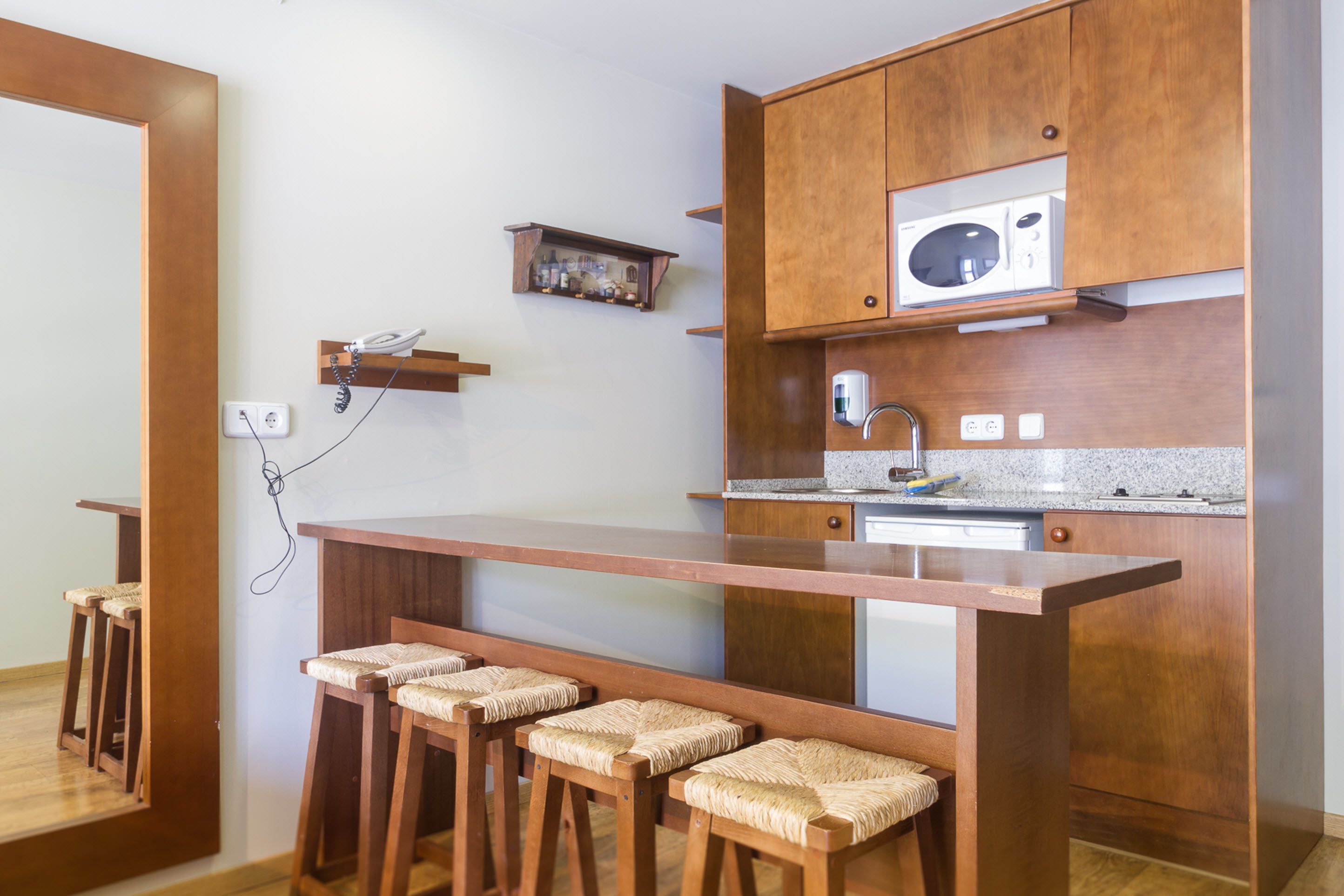 family quadruple room, mountain view (2 bathrooms) | private kitchen | stovetop