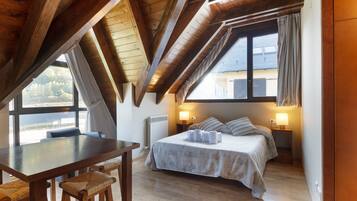 Coffres-forts dans les chambres, bureau, Wi-Fi gratuit, draps fournis