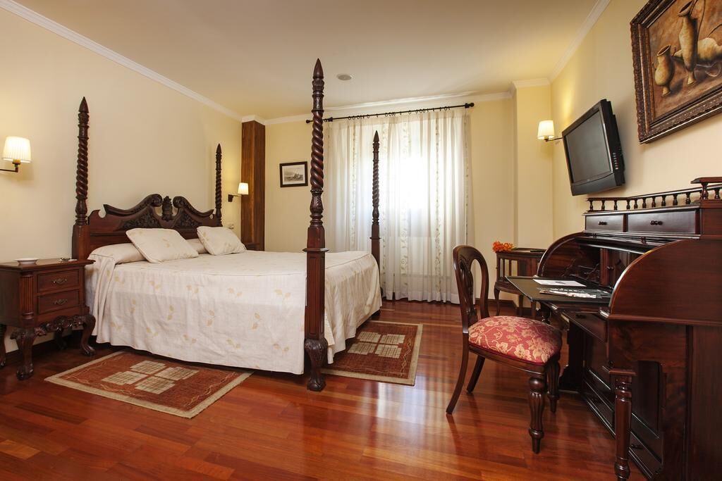 Minibar, in-room safe, soundproofing, free cots/infant beds