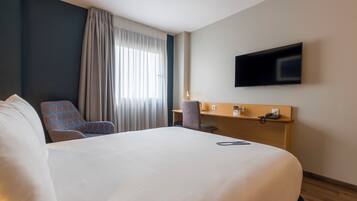 1 slaapkamer, bedden met traagschuimmatras, een bureau