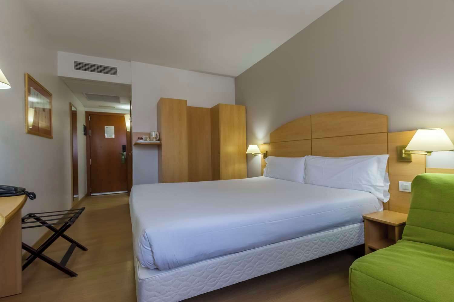 memory-foam beds, desk, blackout curtains, free wifi