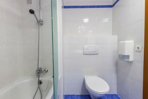 Amenidades de baño ecológicas, secadora de cabello, toallas, jabón